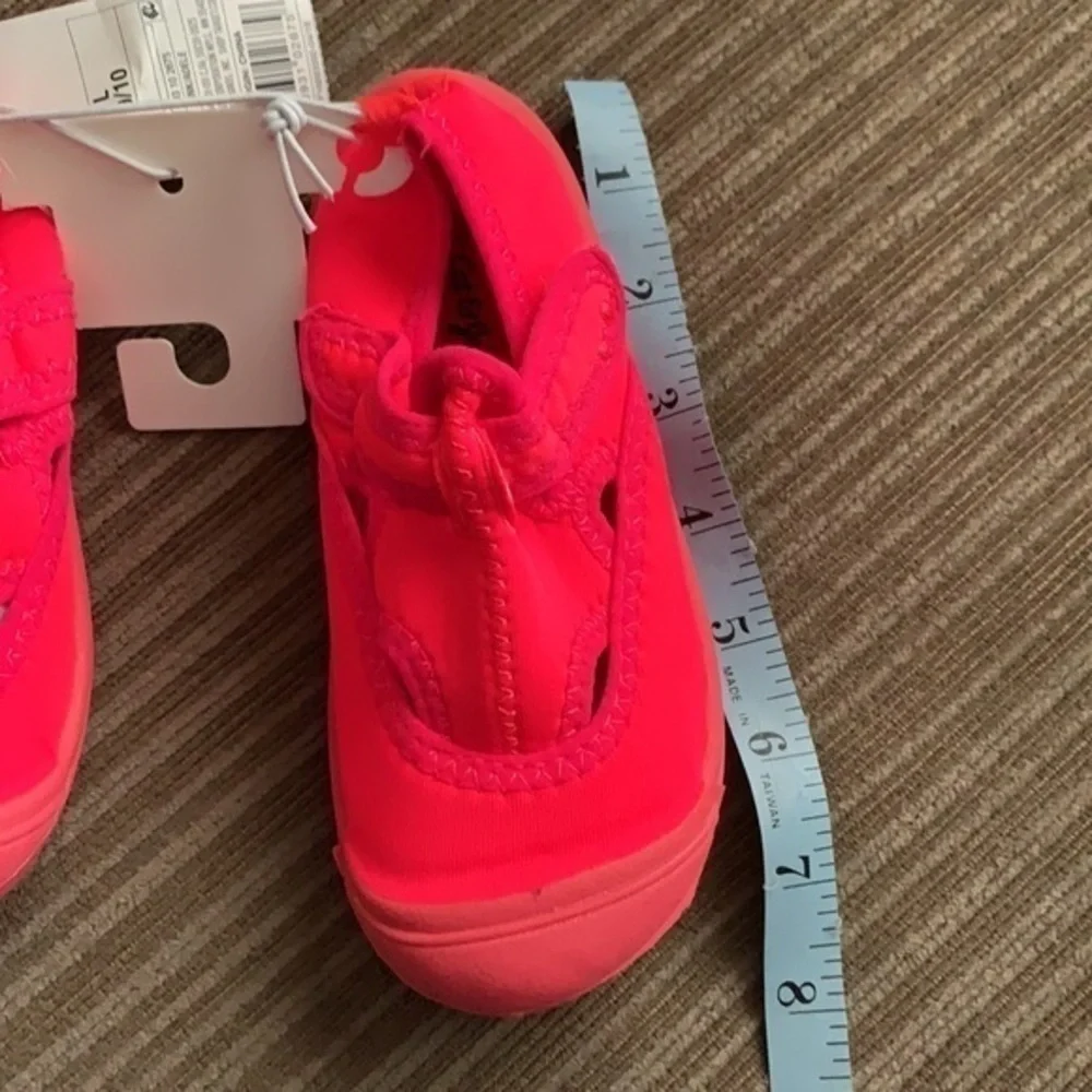 Cat & Jack children’s pink water shoes